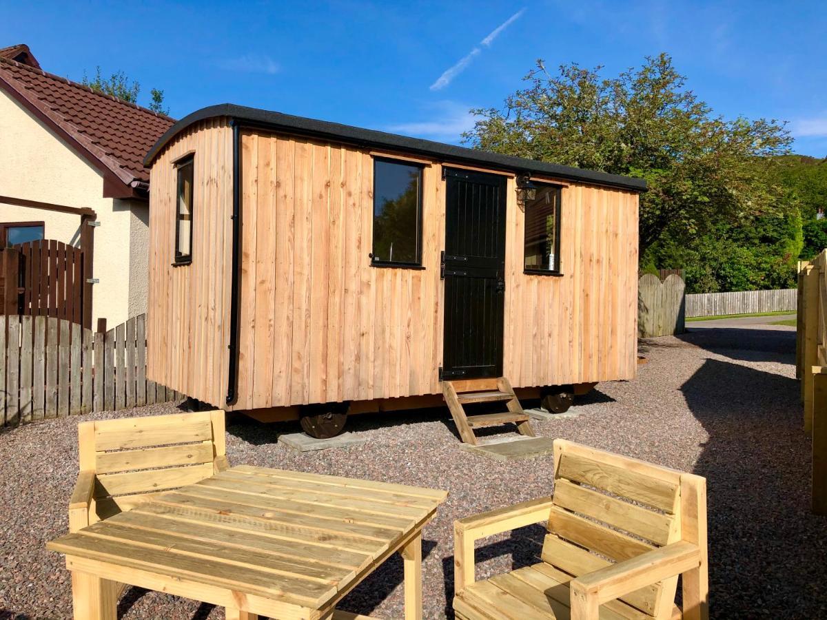Per Ardua Shepherds Hut Форт-Уильям Экстерьер фото