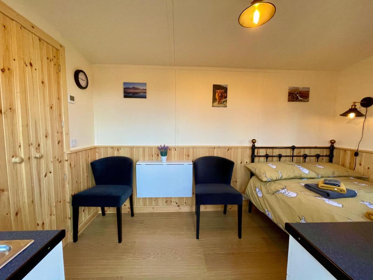 Per Ardua Shepherds Hut Форт-Уильям Экстерьер фото