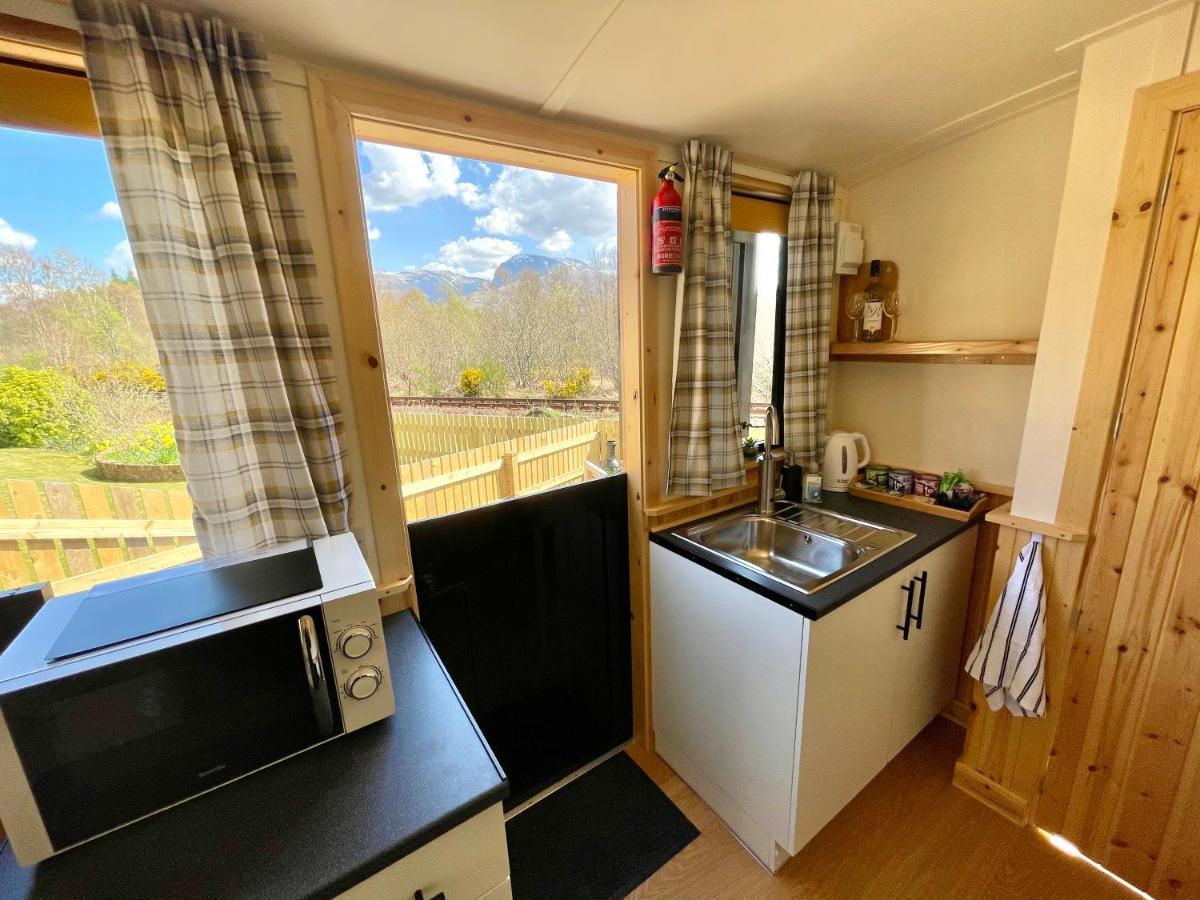 Per Ardua Shepherds Hut Форт-Уильям Экстерьер фото